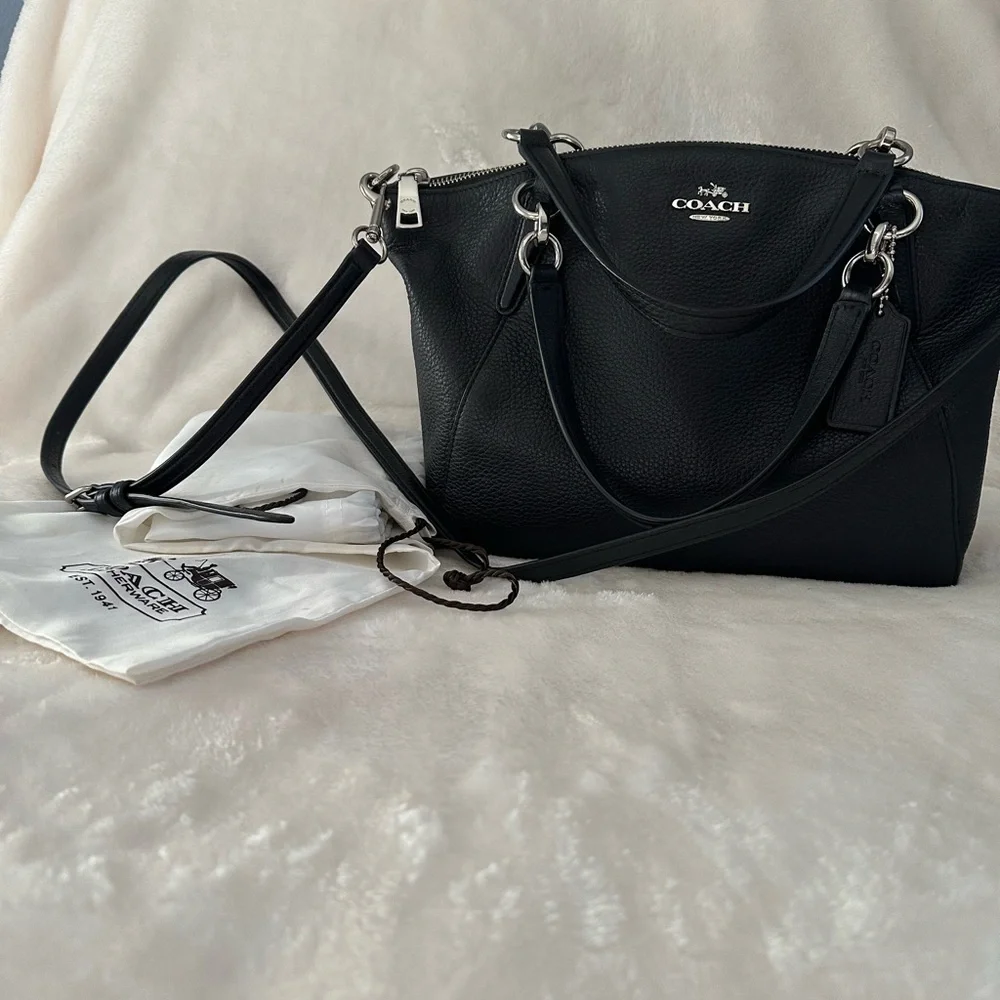 Coach Black Leather Shoulder Bag
